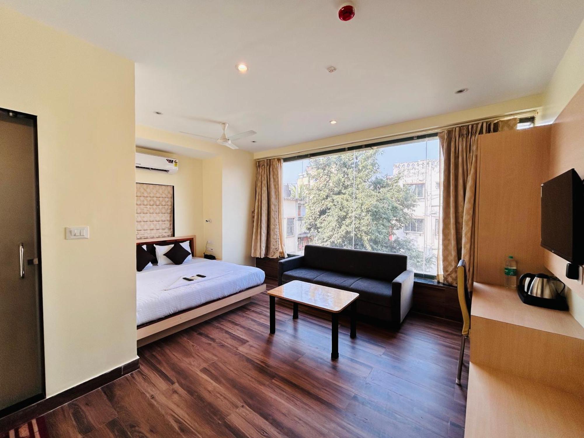 Hotel Golden Square - Kolkata Airport Zewnętrze zdjęcie