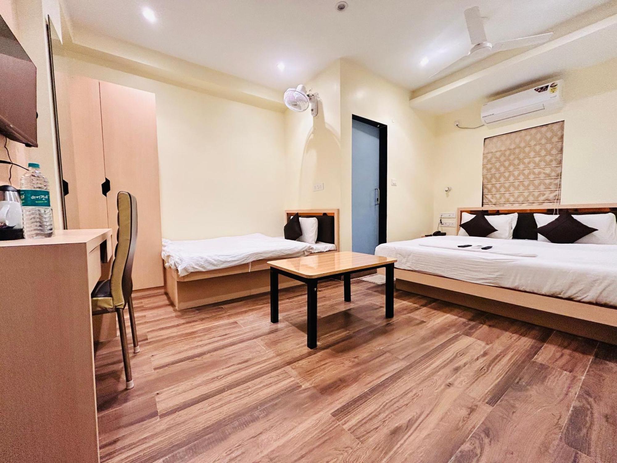 Hotel Golden Square - Kolkata Airport Zewnętrze zdjęcie