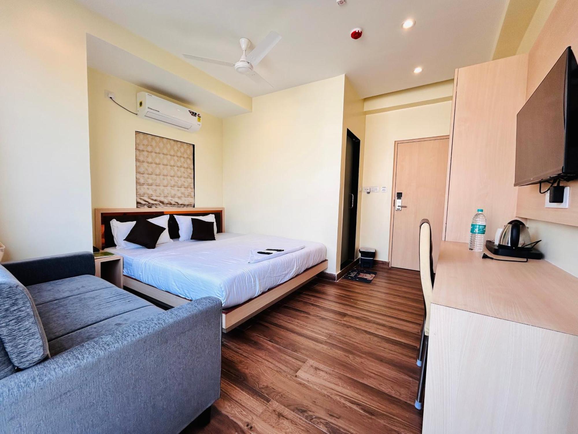 Hotel Golden Square - Kolkata Airport Zewnętrze zdjęcie